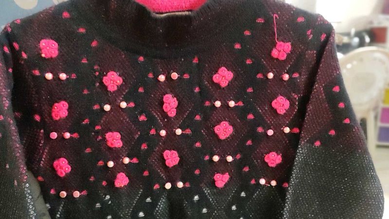 Stylish Woollen Girls Sweatshirt For Winters