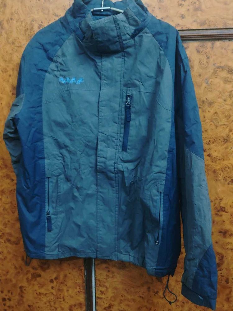 Stylish Two-Tone Outdoor Jacket