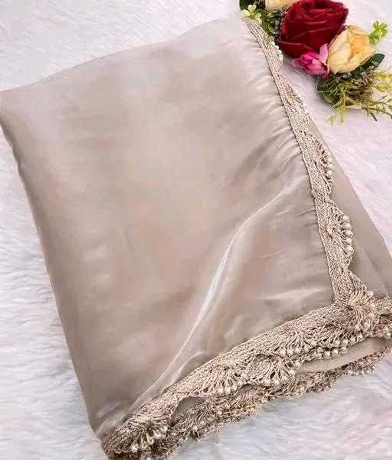 Elegant sarre with Pearl Detailing