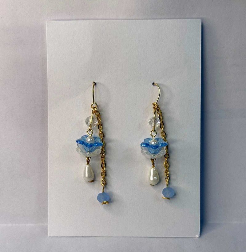 Beautiful Handmade Beaded Floral Earrings - Blue