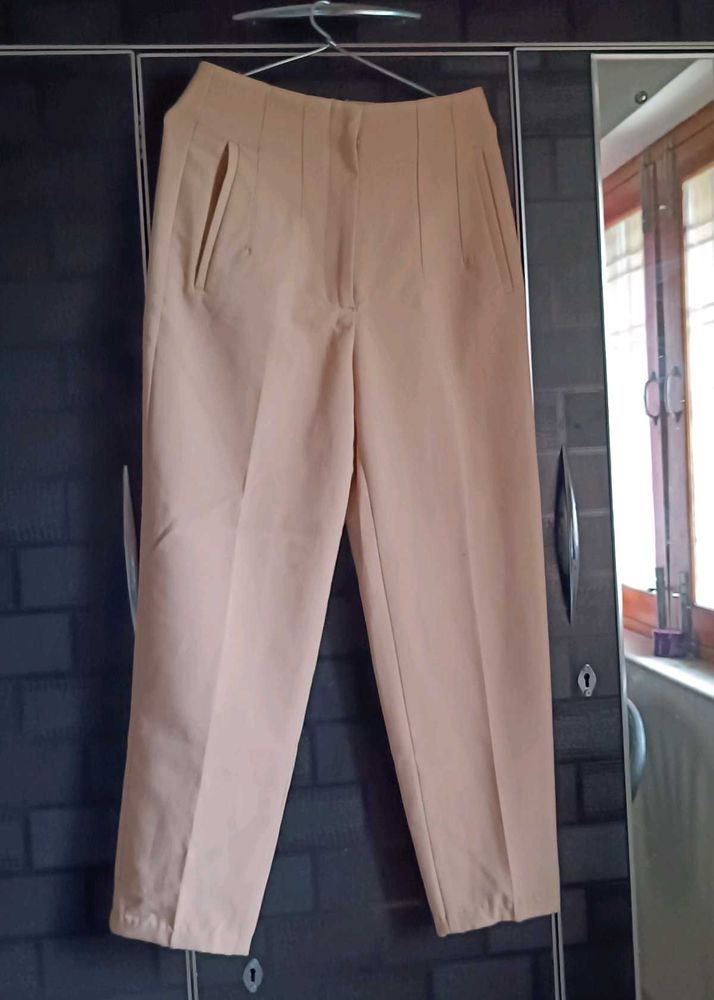 Urbanic Tapered Fit Pant For Women