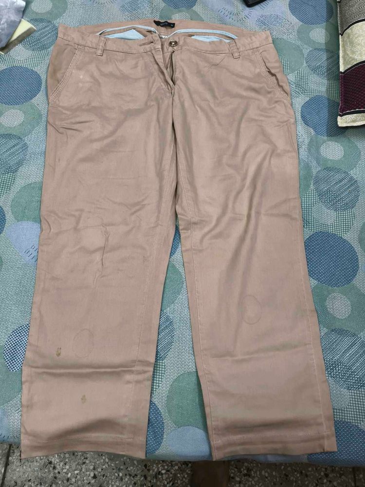 Arrow Casual Khaki Pants for women in 32 waist