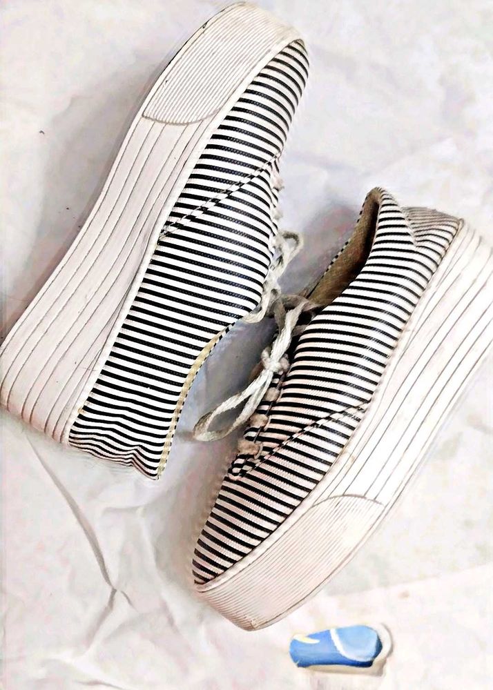 Striped Casual Shoes