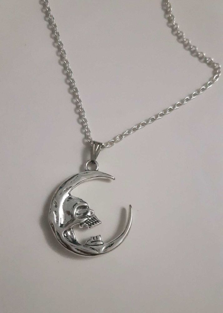 Gothic Skull Moon necklace