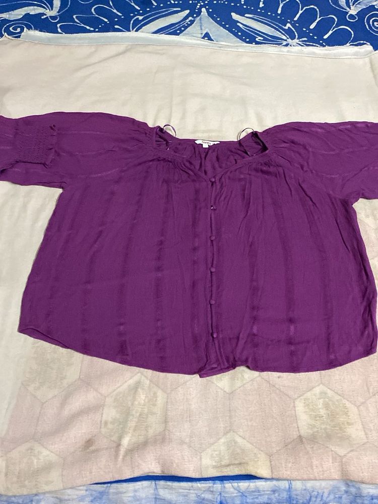 Self Embossed Round V Neck Long Slv Loose Fit Top