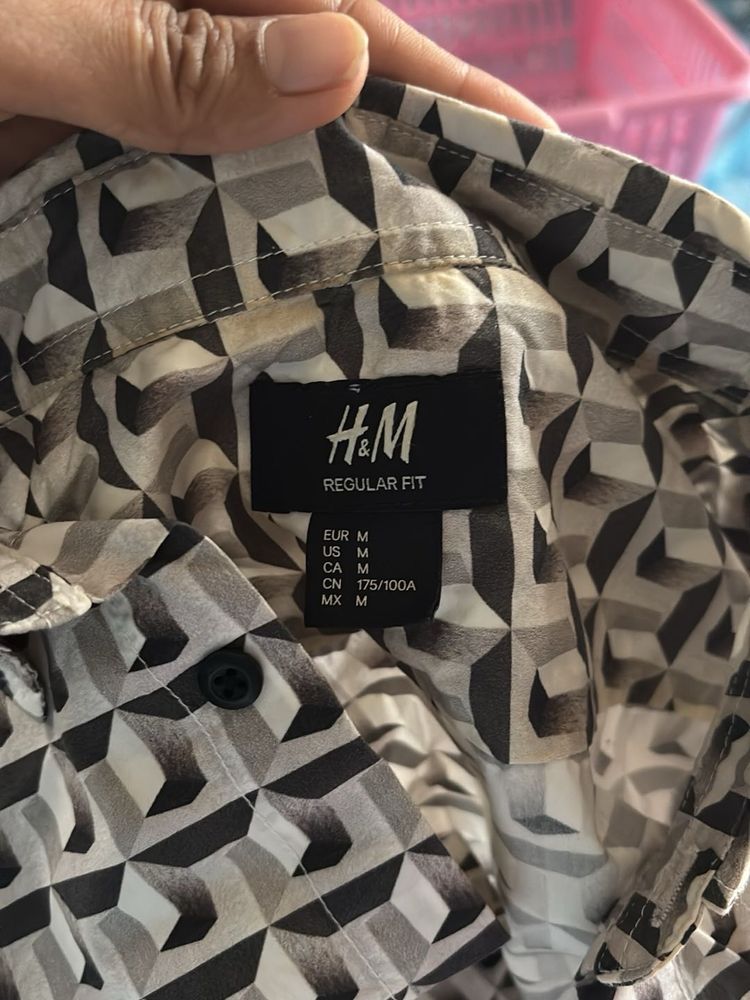H&amp;M Geometric Print Shirt