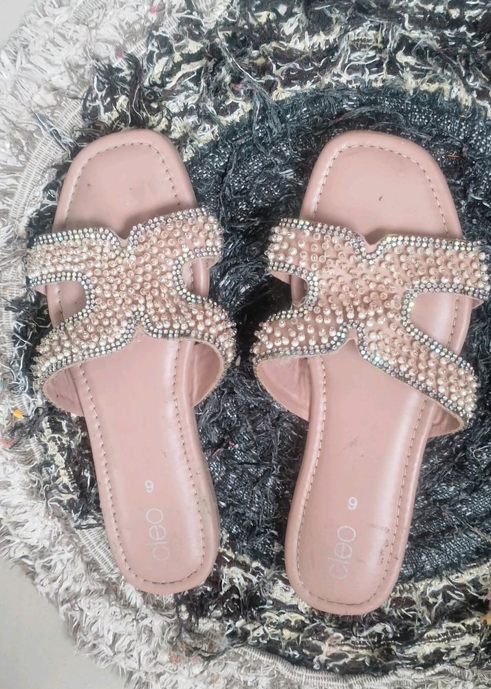 Flat Khadims Cleo