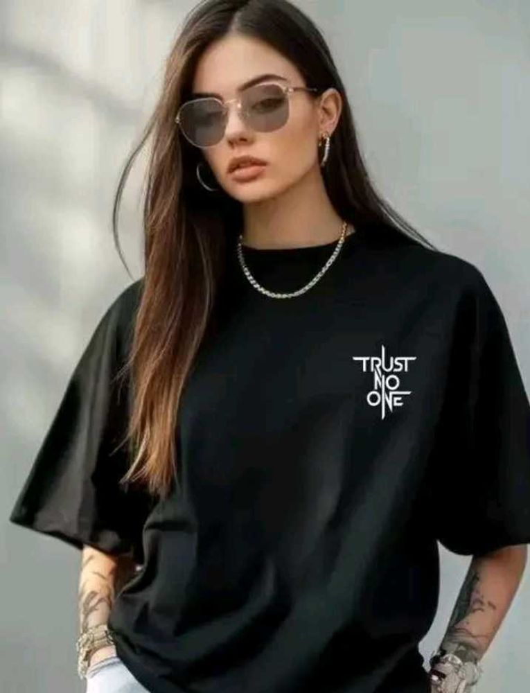 Stylish Black &#39;Trust No One&#39; Oversized T-Shirt