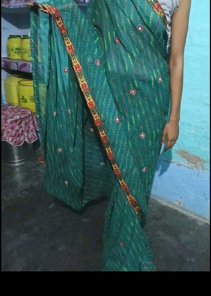 Pretty Saree With Blouse