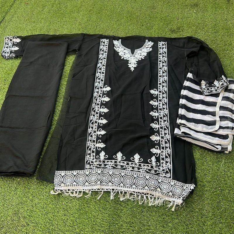 Elegant Black Embroidered Kurta Set