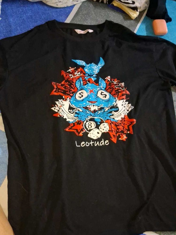 Leotude Graphic Tee