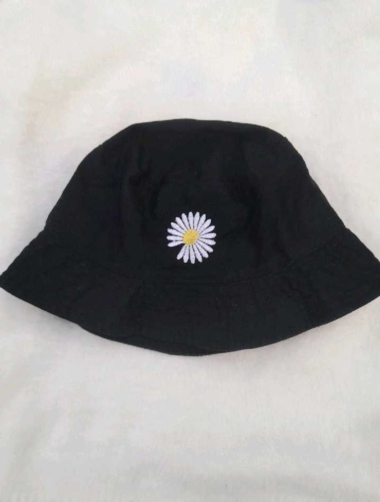 Black Daisy Bucket Hat