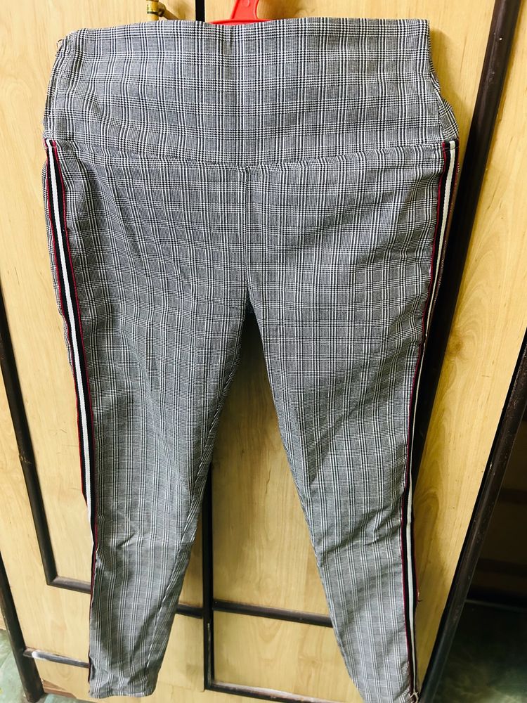 Slim Fit Trousers With detailing