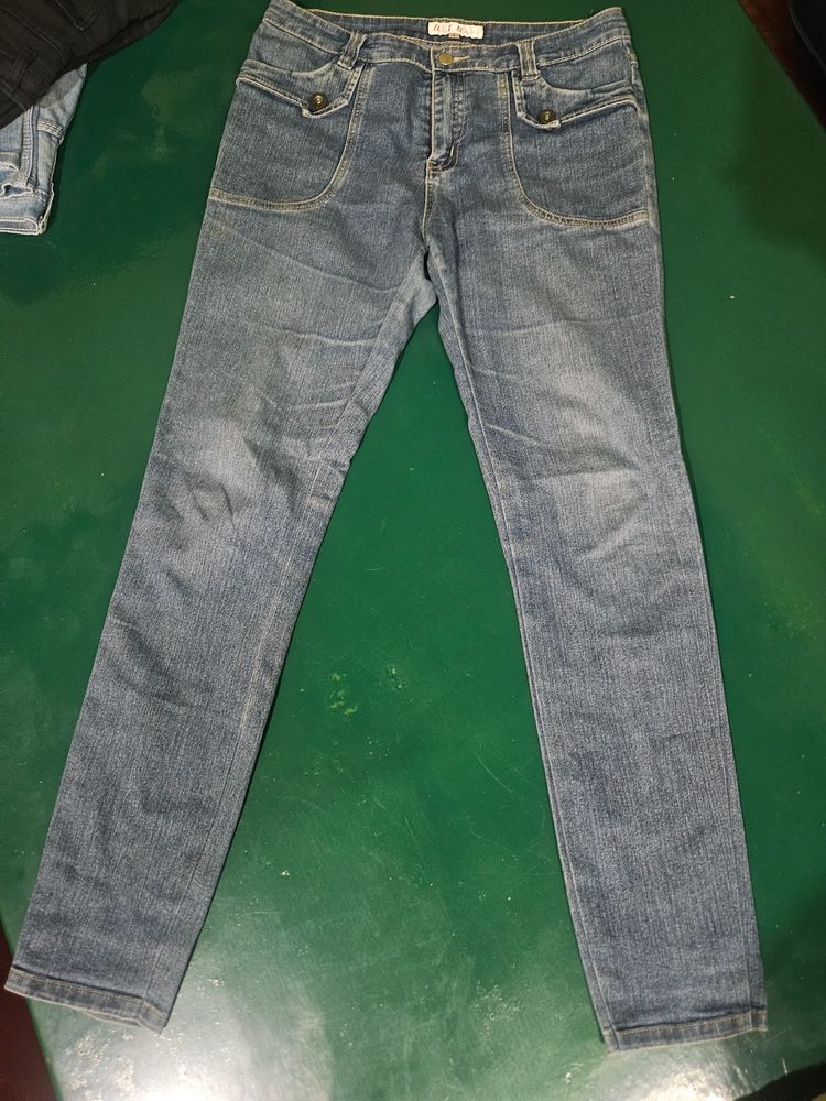 Women&#39;s Jeans