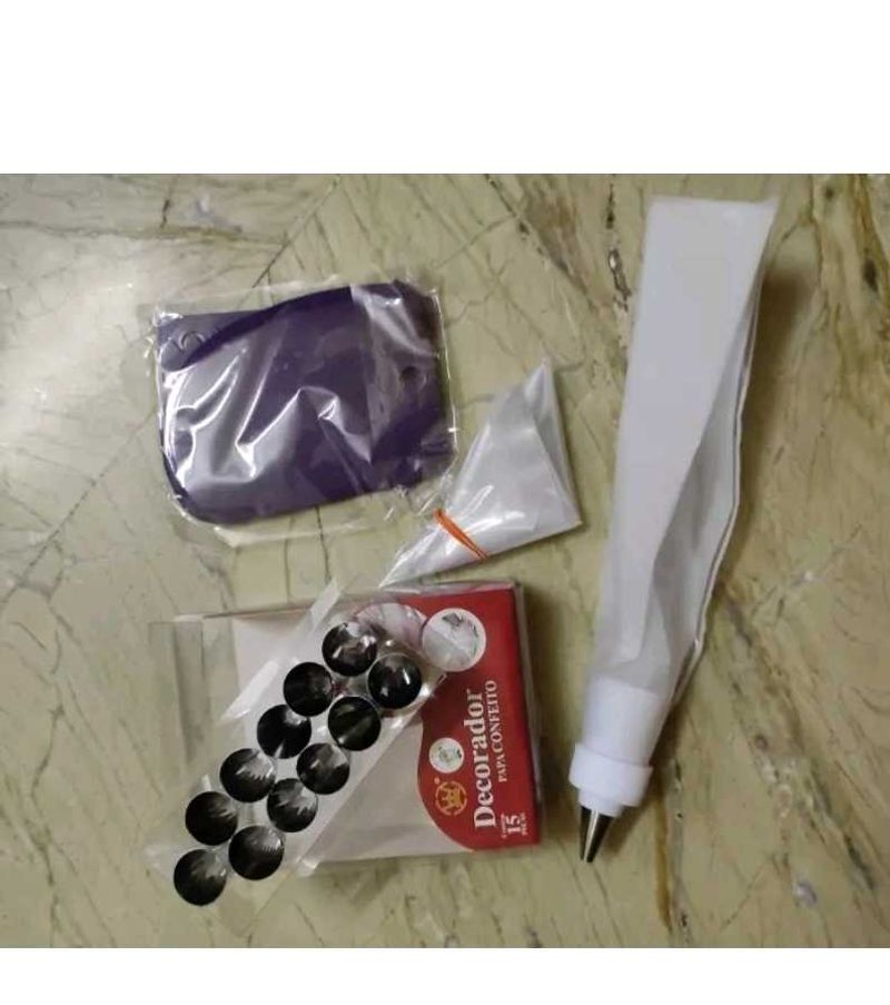 Cake Decorating Kit