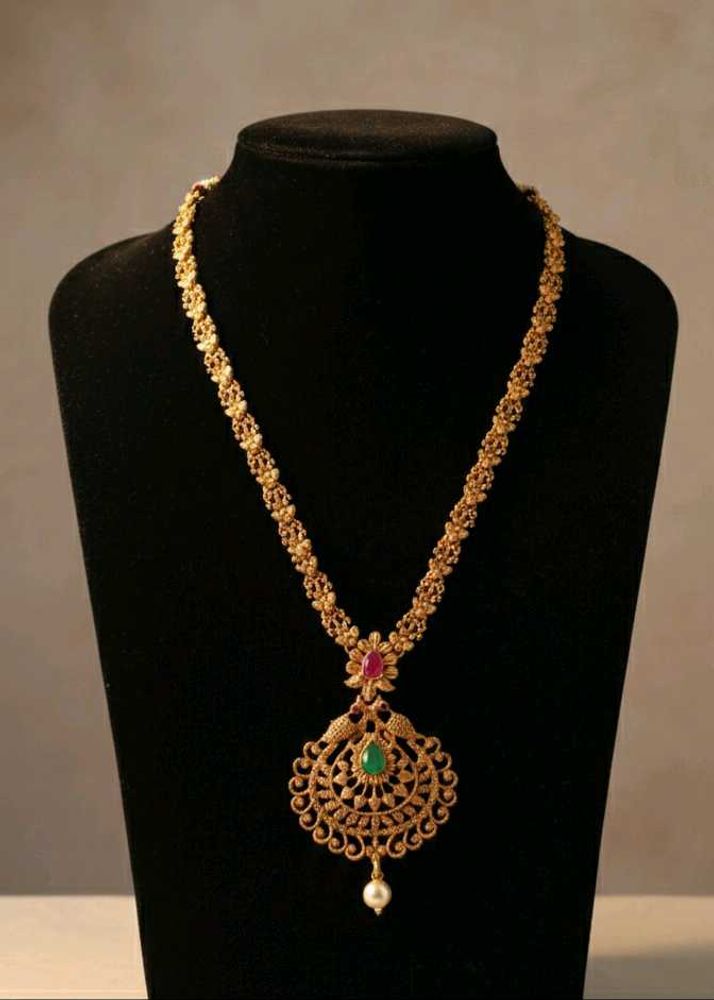 Elegant Gold-toned Necklace