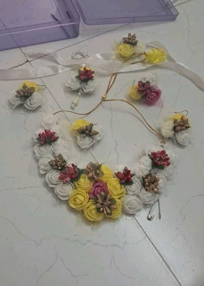Floral Hair Accessories Set
