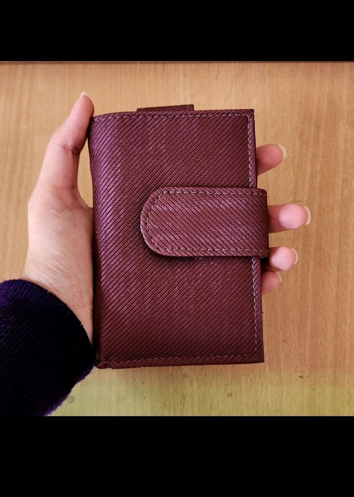 Maroon Wallet