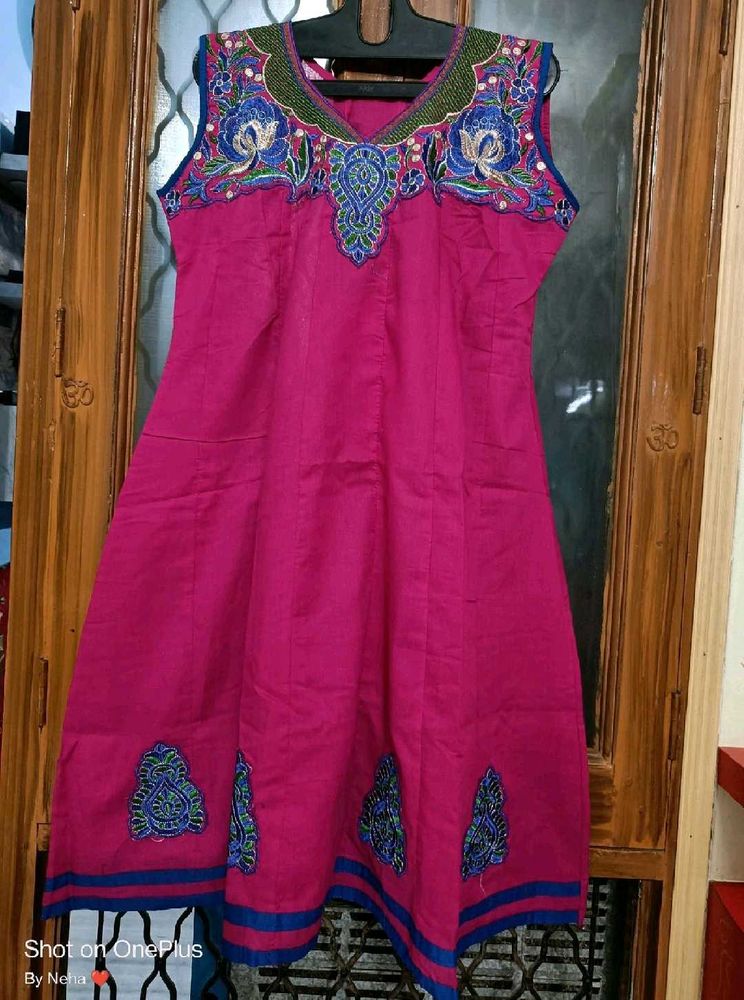 Beautiful Embroidery Work Kurti