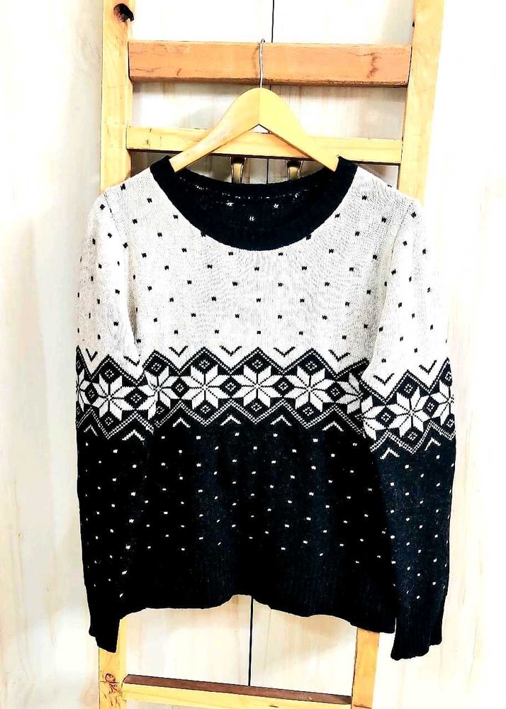 Stylish Black &amp; White Patterned Sweater si,e-38