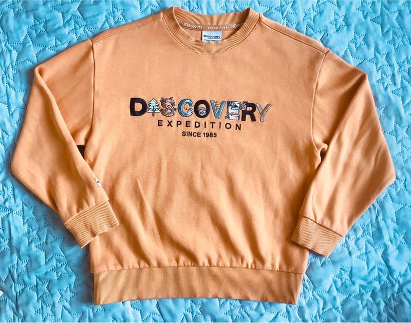 Discovery Expedition Brand Sweatshirt
