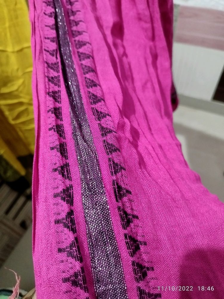 combo of pink and yellow stalls