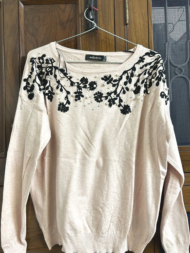 Mafadeny Pink sweater With Black Detailing