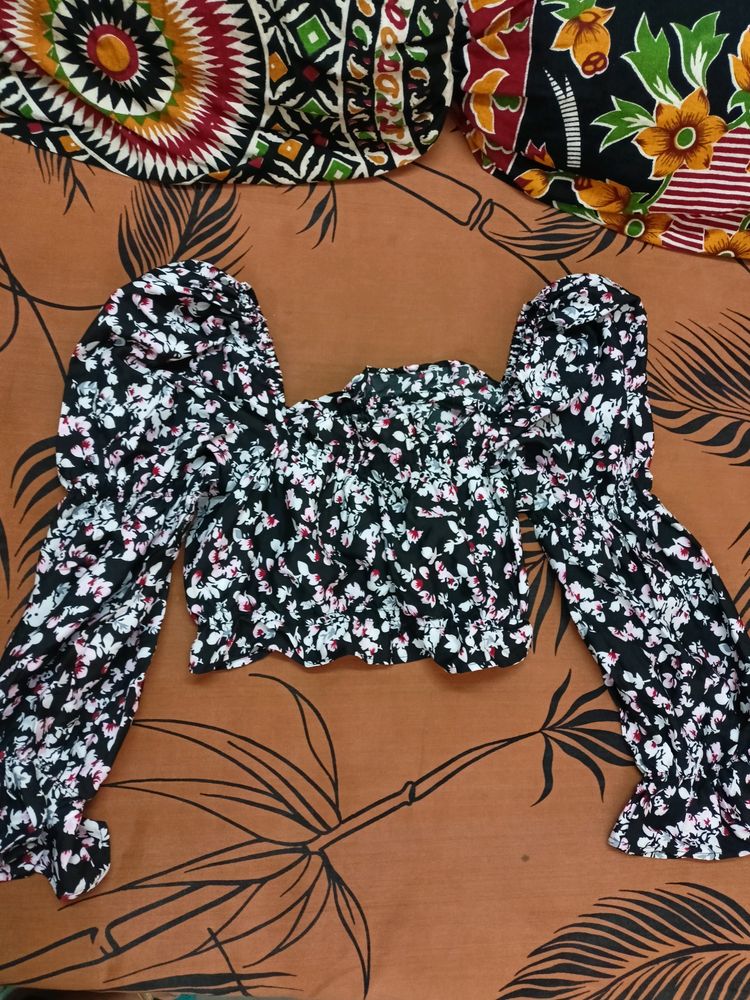 Beautiful Floral Print Crop Top