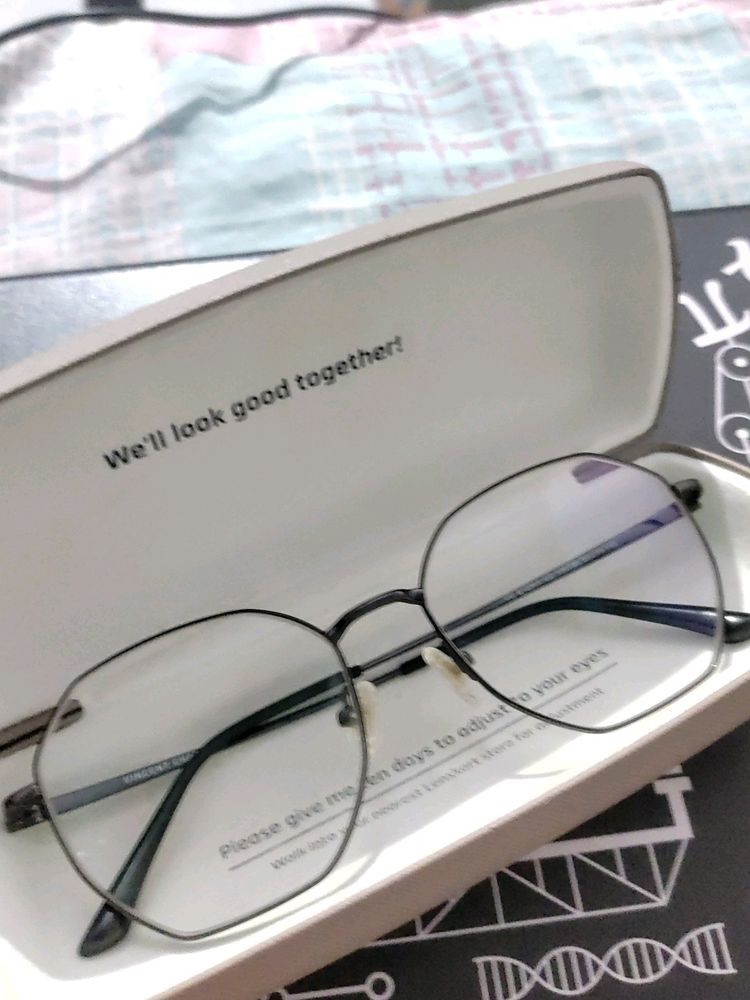 Lens Cart Eyes Glasses ( R= -0.5 L= -0.5) Unisex Eye Glasses