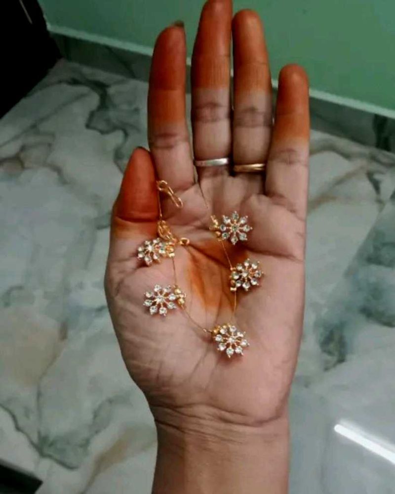 Minimal Invisible Neck Chain