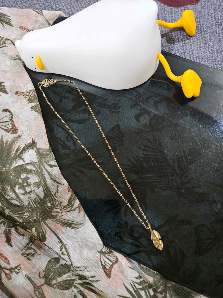 Feather Pendant Necklace
