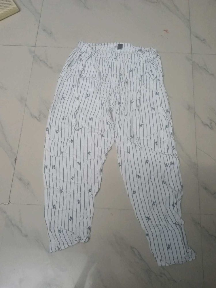 White Colour Leggings