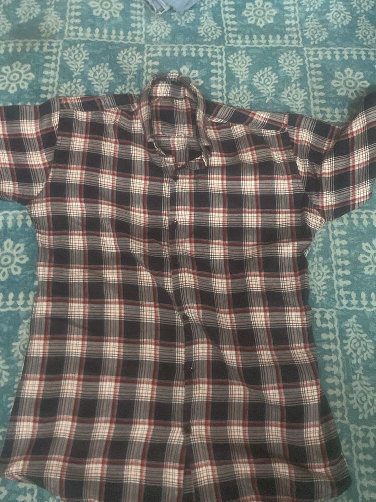 Men&#39;s Plaid Button-Down Shirt