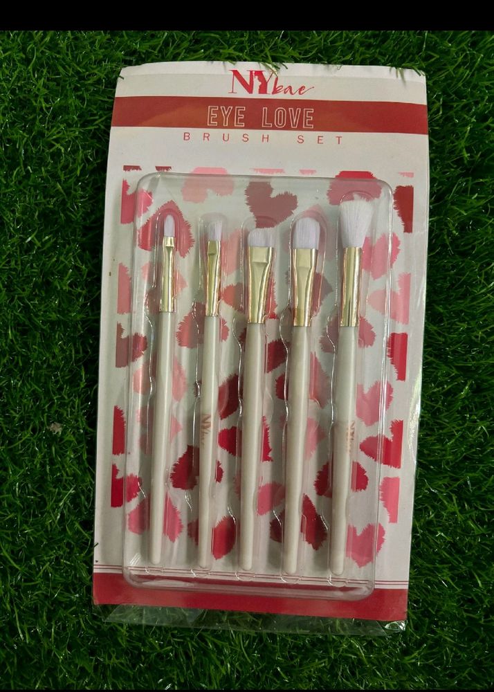 Ny Bae Eye Love Brush Set