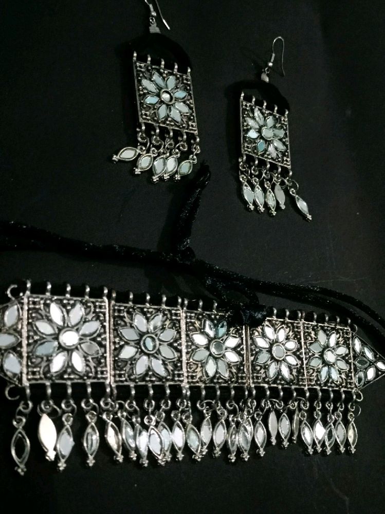 Oxidised Trendy Silver Crystal Jewellery Set