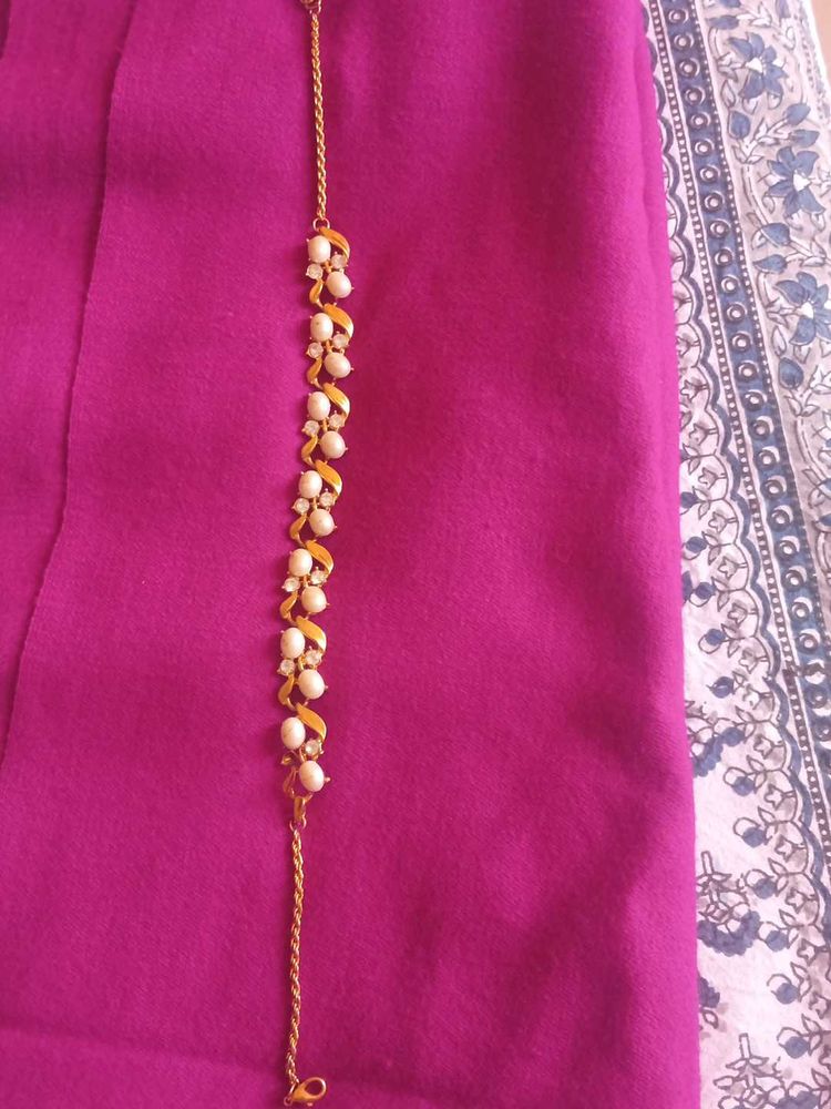 BEAUTIFUL NECKPIECE
