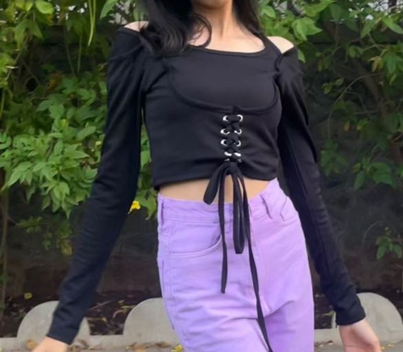 Chic Black Long Sleeve Crop Top