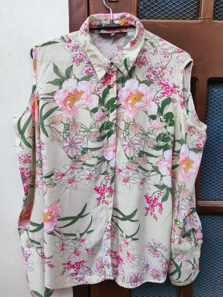 Floral Cut Shoulder Tshirt