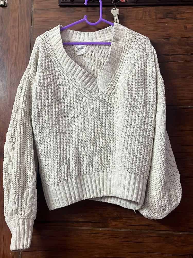 STITCHED WOOLEN SWEATER