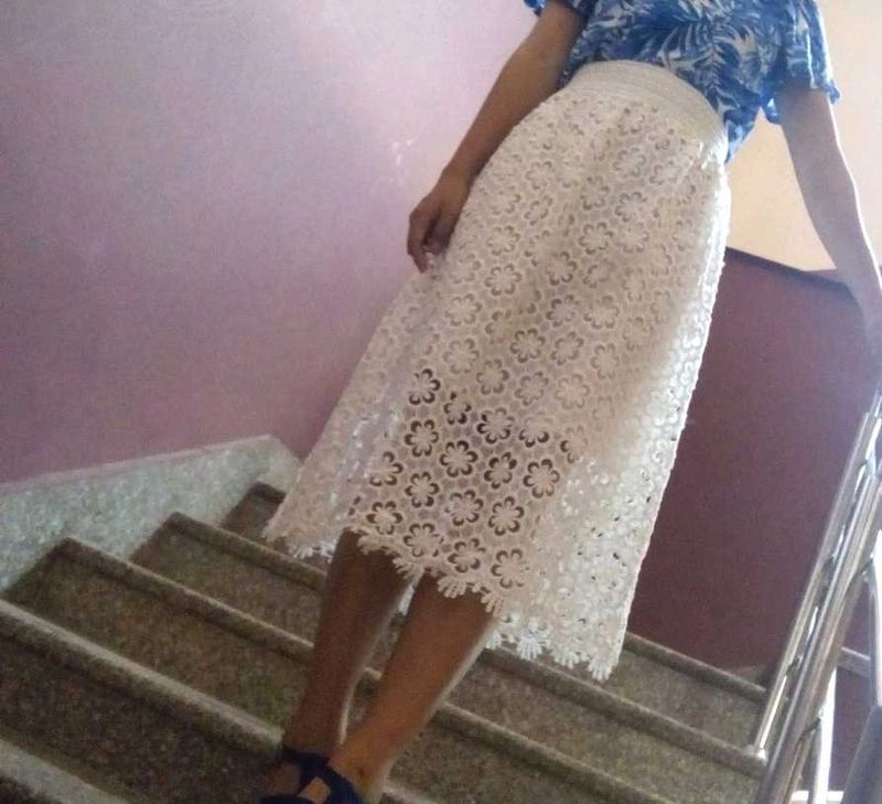 Daisy Lace Design skirt