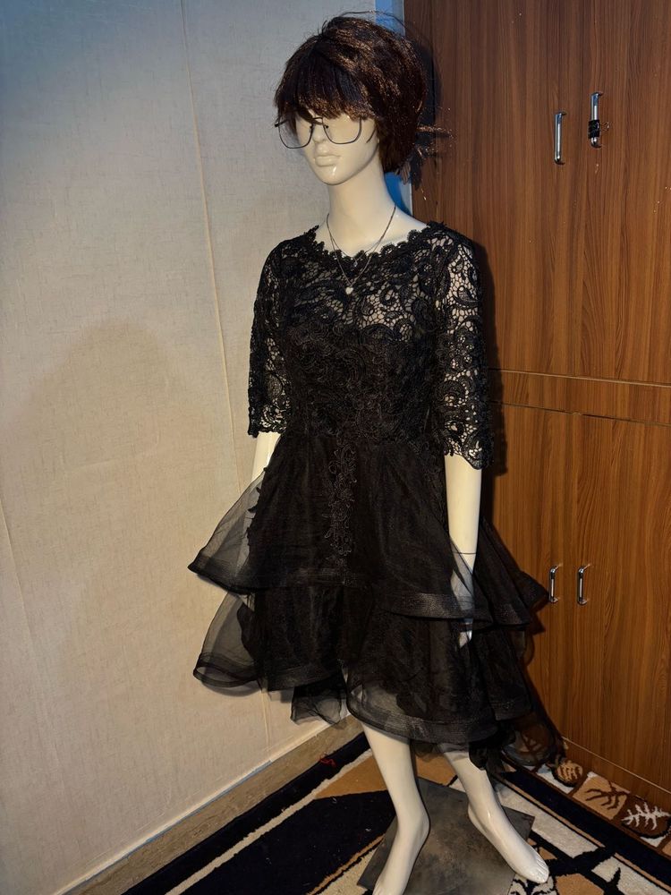 Elegant Black Lace Party Dress