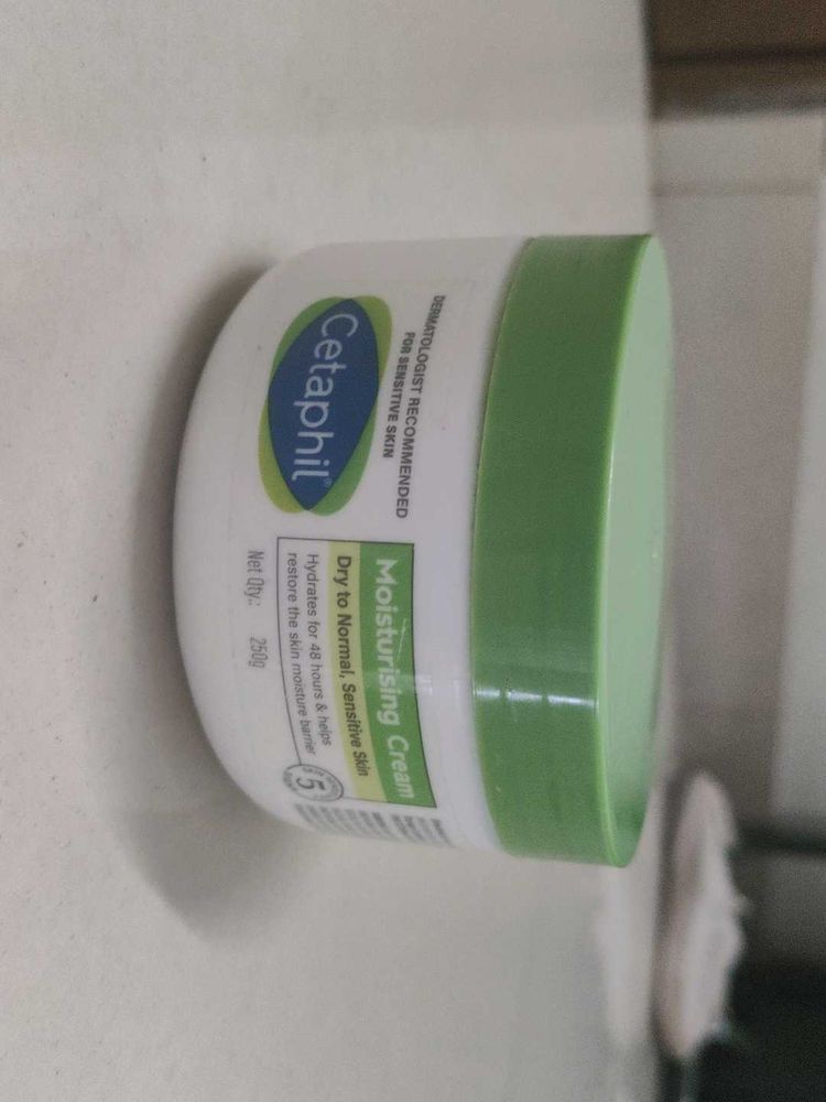 Cetaphil Moisturiser Dry,Normal And Sensitive Skin