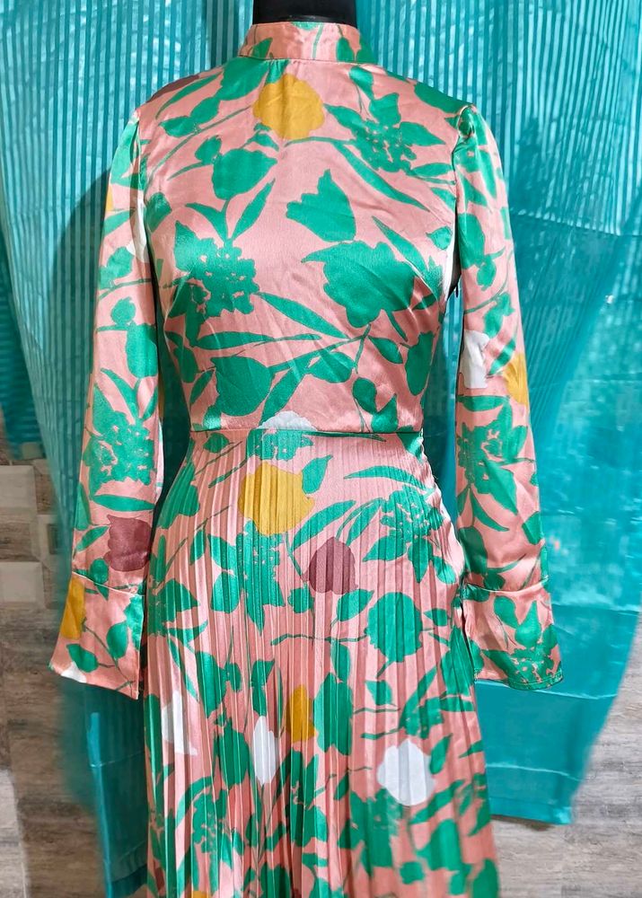 🎁Buy 2 Get 1 Free🎁Size XS Floral Showroom Dress