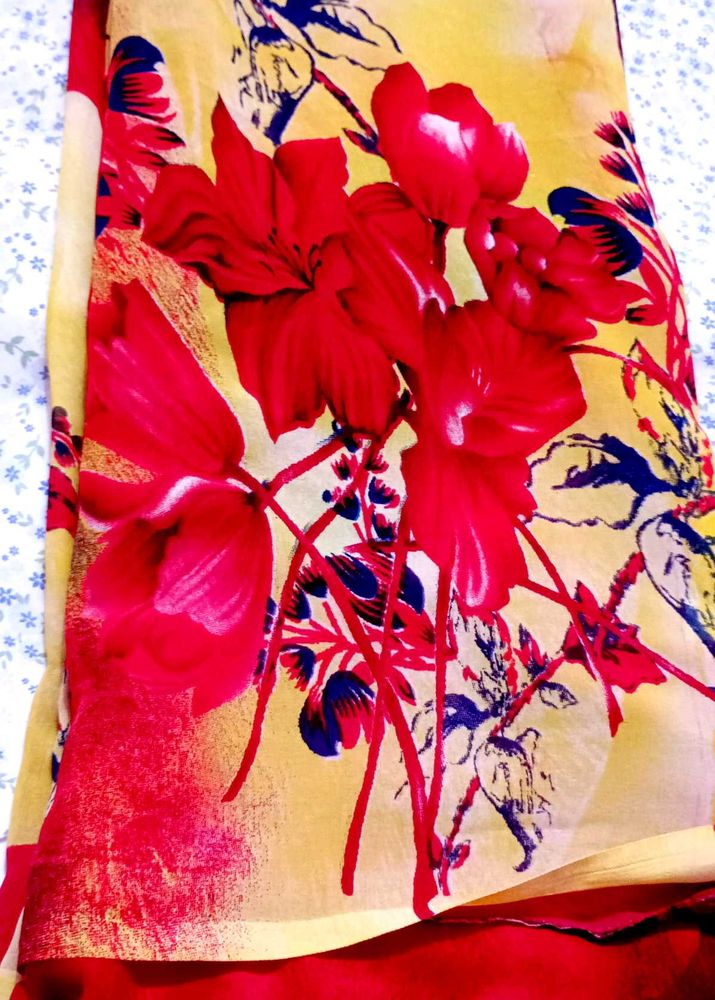 Elegant Floral Saree 2