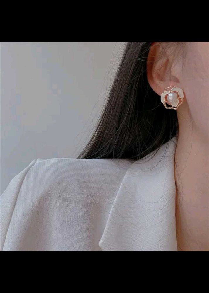 Elegant Flower Earrings