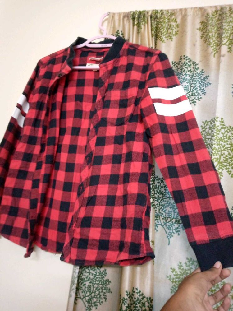 Black And Res Shirt