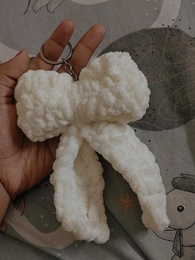 Handmade white ribbon bow keychain