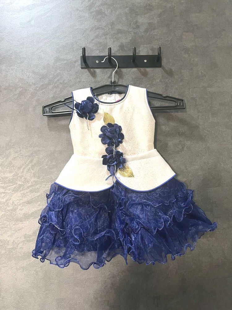 Girl&#39;s Party Dress