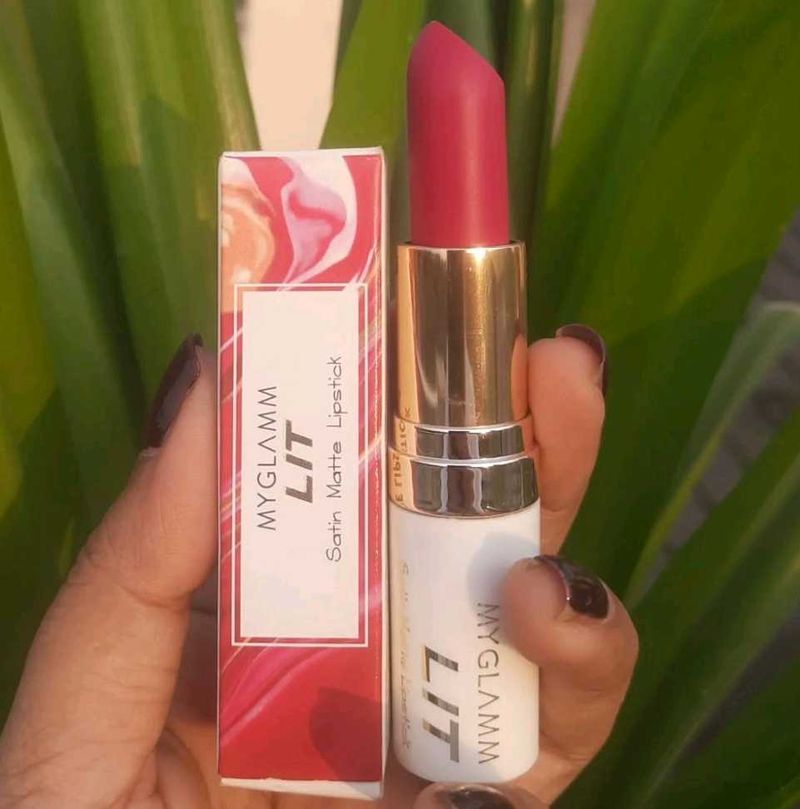 New✅️Myglamm Satin Matte Lipstick 💄