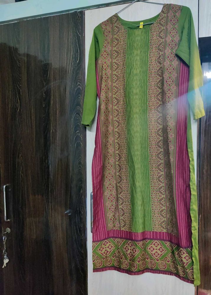 Green And Red Printed Kurta